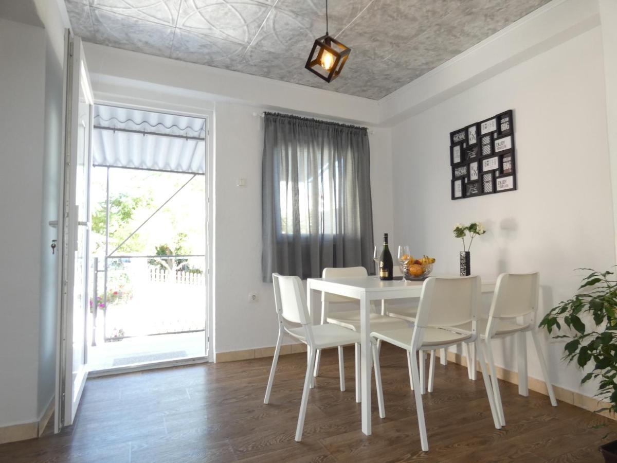 Holiday House Sia Ясенице Екстериор снимка